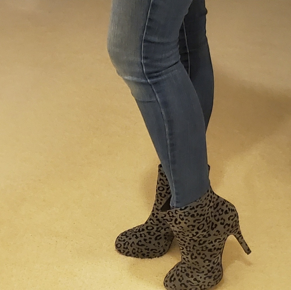 Gray leopard print platform booties - Picture 8 of 8